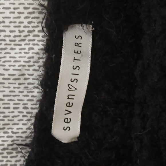 Seven Sister Chunky Knit Cardigan - Picture 2 of 3